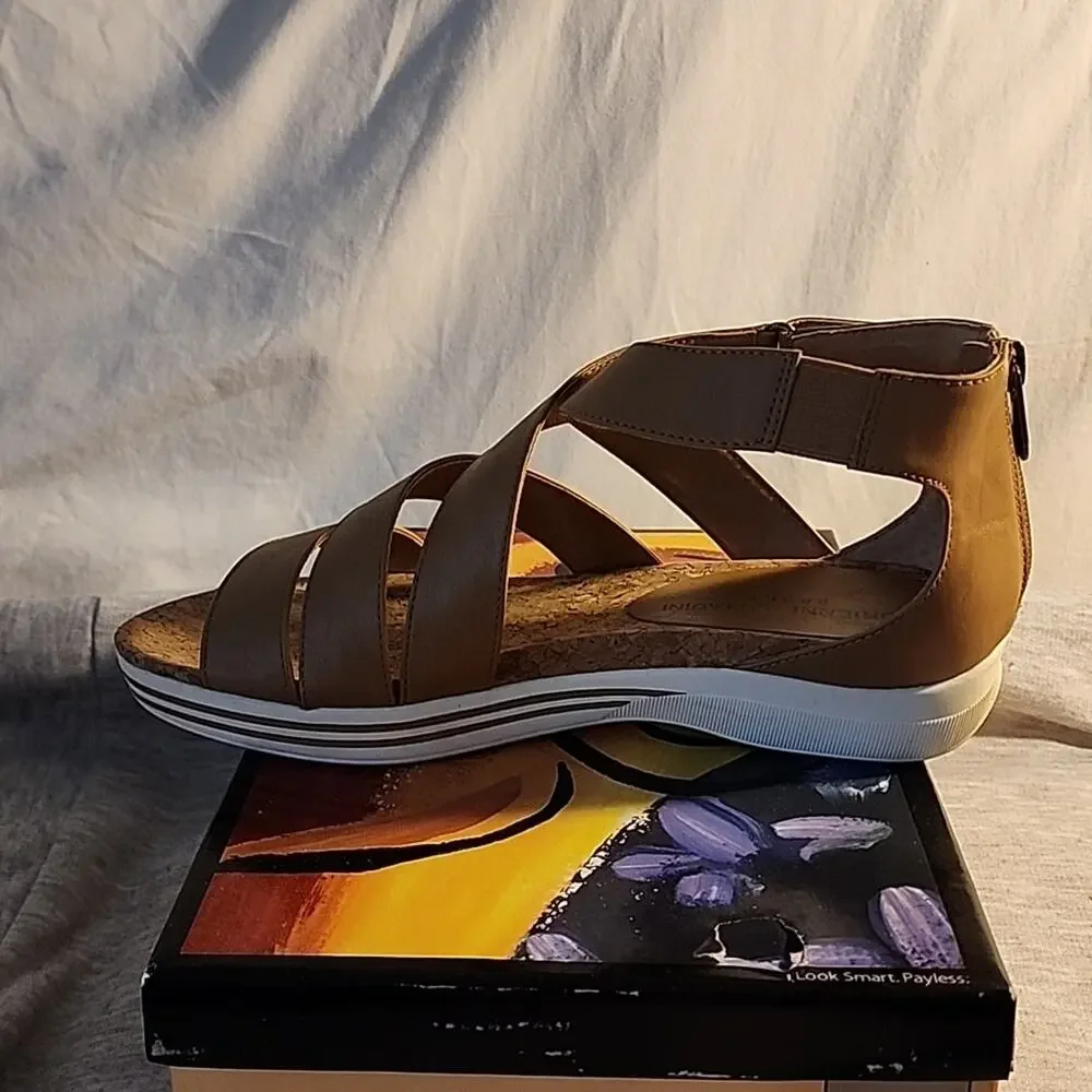 Adrienne Vittadini Sport Sandals Sz 8.5M